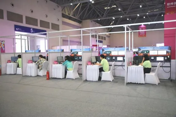 助力第二届“一带一路”国际技能大赛智能汽车软件技术表演赛顺利举办