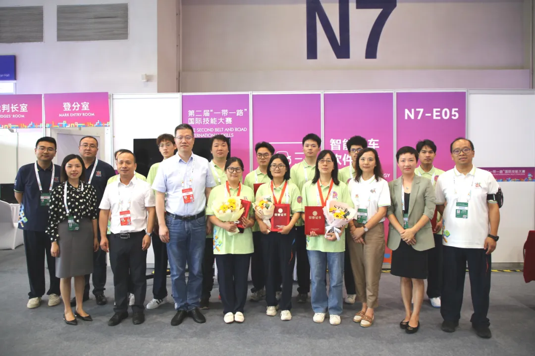 助力第二届“一带一路”国际技能大赛智能汽车软件技术表演赛顺利举办